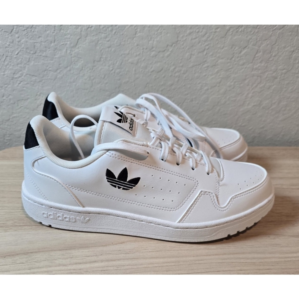 Adidas NY 90 J NEW WITH TAGS size 7 Youth 8.5 Womens
